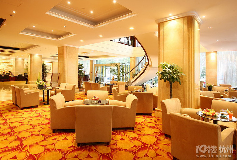 杭州西湖金座大酒店招聘-餐饮部领班-月薪300