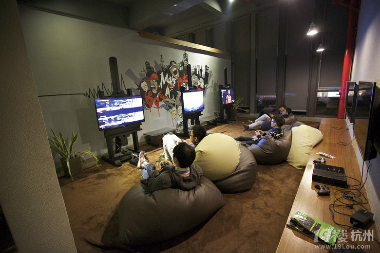 杭州半月阴雨无处去?火星工厂来安放你野浪的