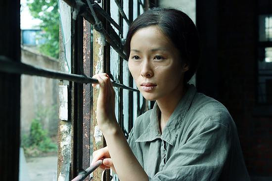 《消失的凶手》江一燕牺牲形象 画皮越狱-影片