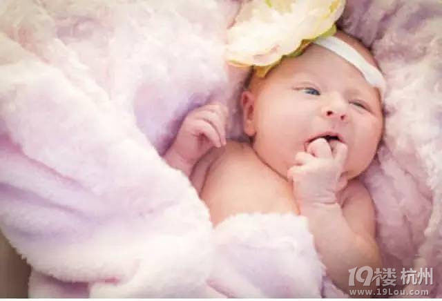 怎样给宝宝测量脉搏-婴儿期(1-12个月)-孩爸孩