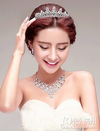 【圆脸新娘发型】圆脸新娘发型推荐,圆脸新娘