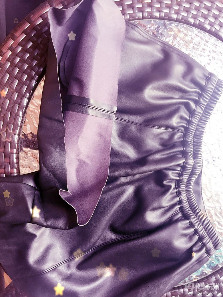 新入手了一条<em>皮短裤</em>,简单,好穿。-服饰搭配-咖