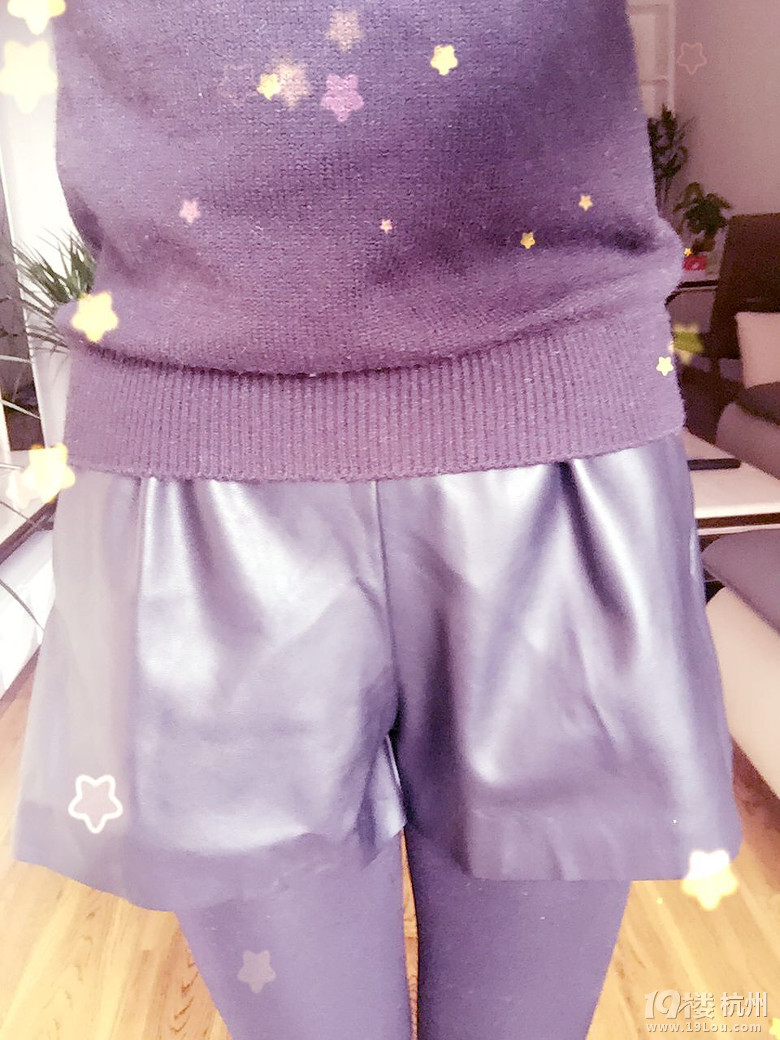 新入手了一条<em>皮短裤</em>,简单,好穿。-服饰搭配-咖