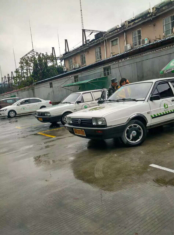城西学车可联系我。航摩驾校非挂靠,具体费-学