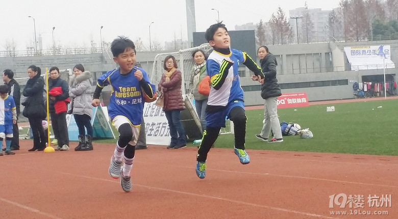 2015鸵鸟足球杭州冬季联赛圆满落幕 中国小梅