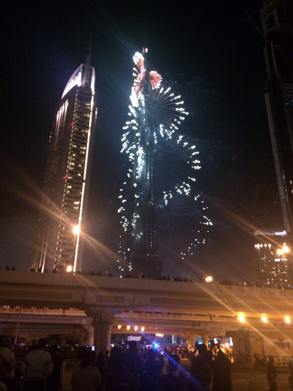 迪拜时间最高楼的跨年烟花…回家已经凌晨-手