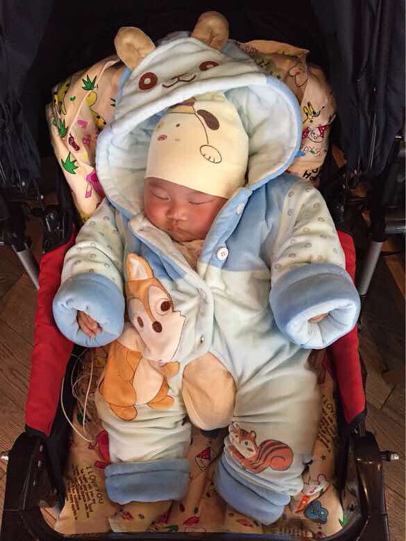 幺儿衣服太多了,冬天很冷也没有怎么出门,