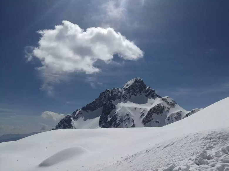 心 · 玉龍雪山......