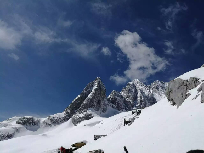 心 · 玉龍雪山......