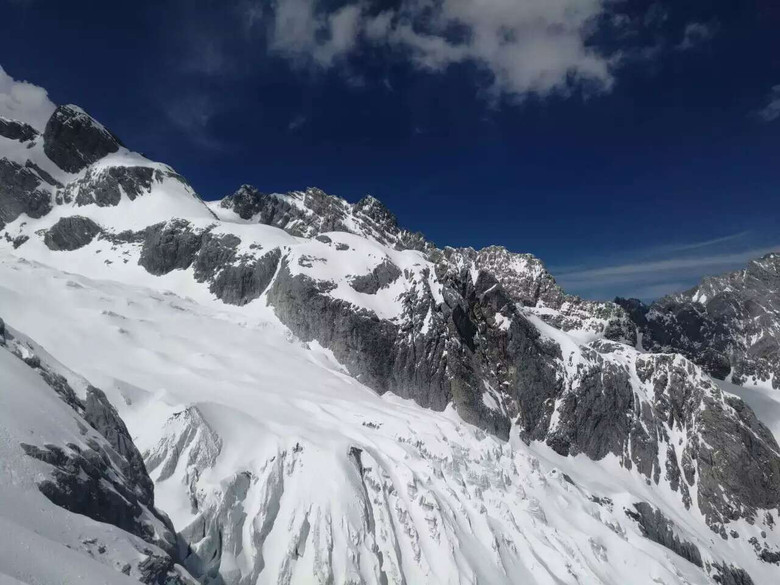 心 · 玉龍雪山......