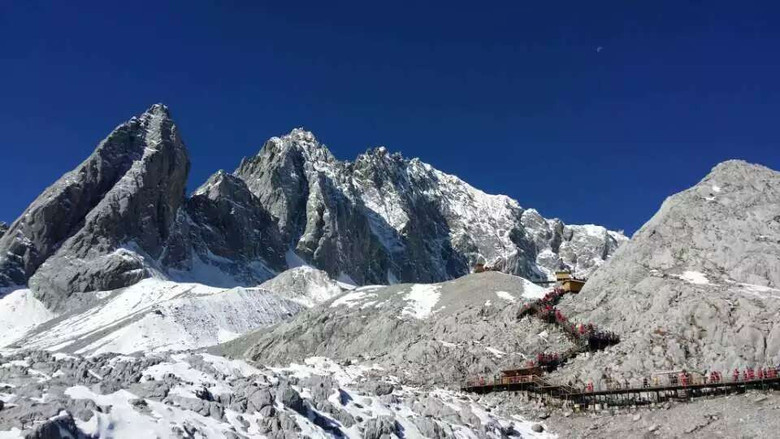 心 · 玉龍雪山......