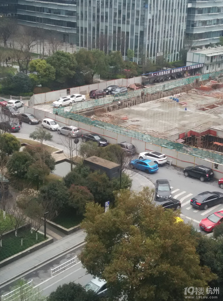 򽻾e(bo)ݏ(f)V֮·͏(f)VֱֽR̎`ͣО