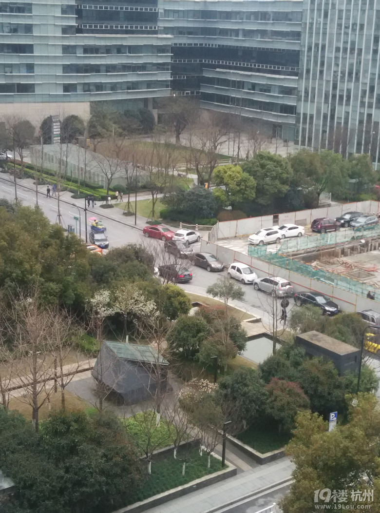 򽻾e(bo)ݏ(f)V֮·͏(f)VֱֽR̎`ͣО