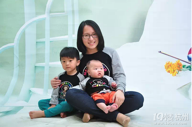 工作母乳兩不誤，職場二寶媽教你做輕松的背奶媽媽