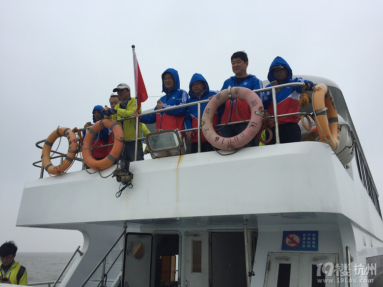 象山石浦 豪華游艇出海拖網(wǎng)捕魚！