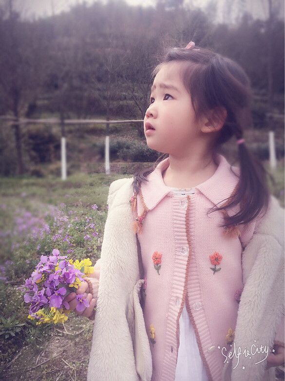 #龙湖亲子搭配秀#Zoey最爱做的就是假