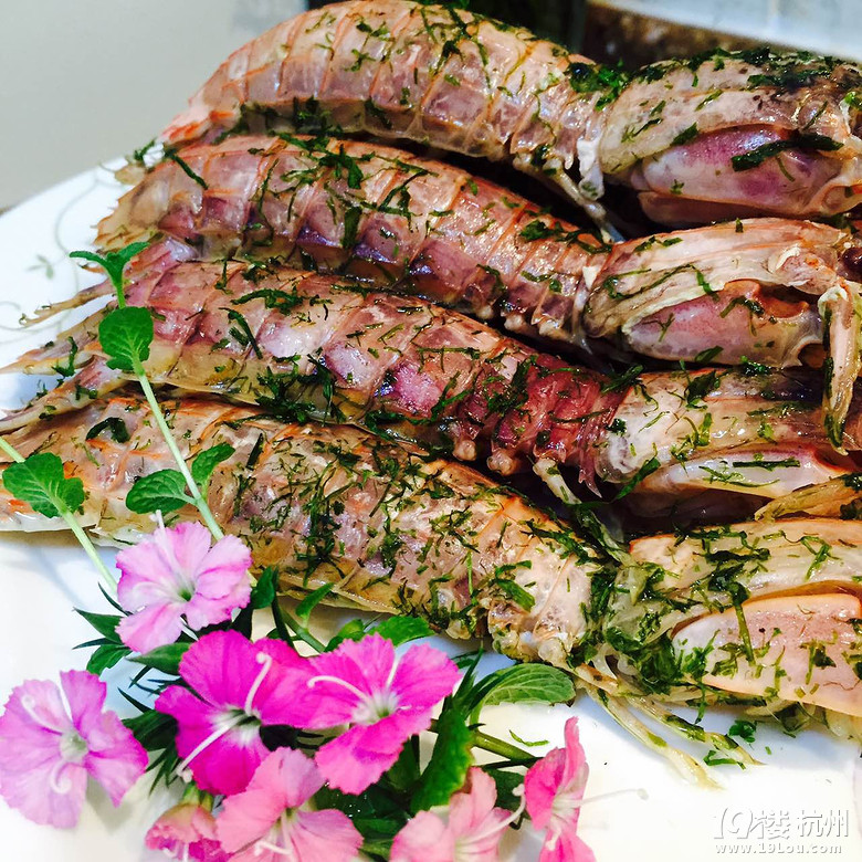 應(yīng)季的食材最給力----椒鹽苔香富貴蝦