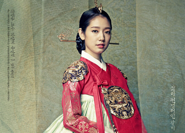 朴信惠宋慧乔李英爱 穿上韩服谁最惊艳