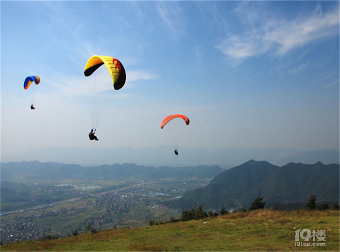 富阳滑翔伞，带你一起飞