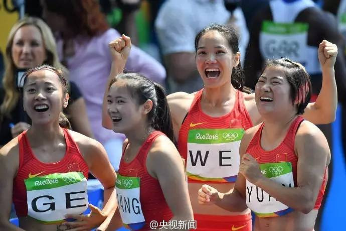 女子4x100米接力预赛中,袁琦琦,韦永丽,葛曼棋和梁小静组成的中国女队