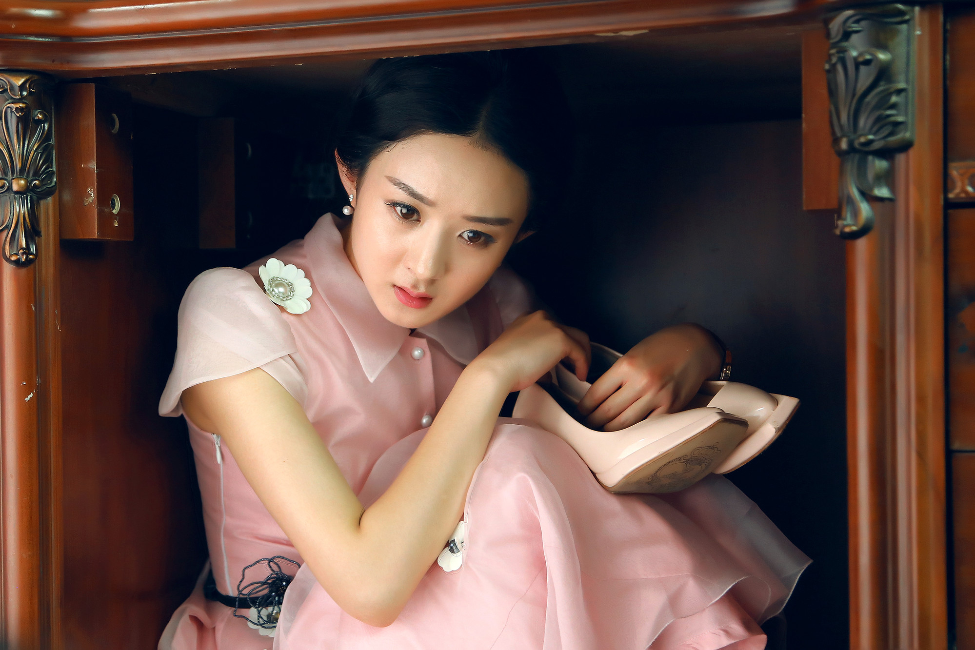 《胭脂》杭州见面会 赵丽颖哭了陆毅遭女粉丝熊抱 (图图片