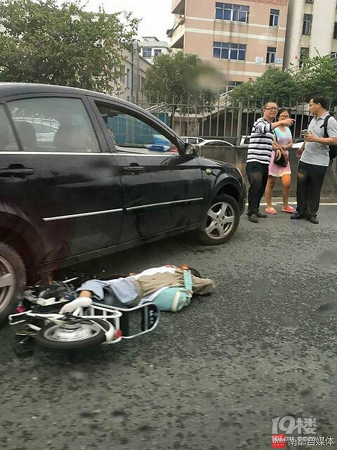今早v中学!东莞10岁小女孩骑电动车惨遭,上学车清纯中学女生发型图片