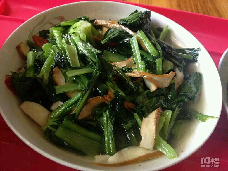 四個小菜兩個魚~