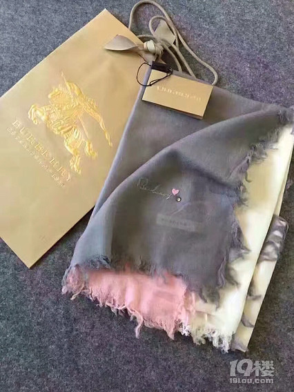 Burberry͌ 