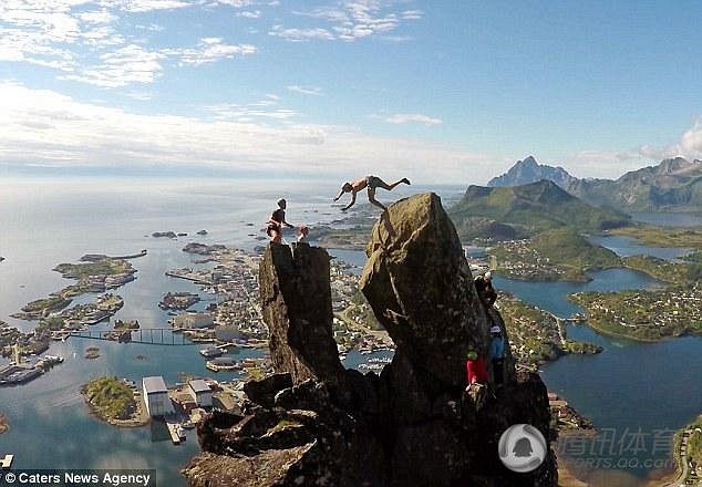 想要问问你敢不敢?小伙360米巨石间玩空翻(图