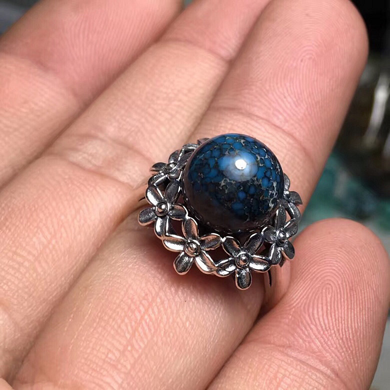 刚入手的绿松石乌兰花