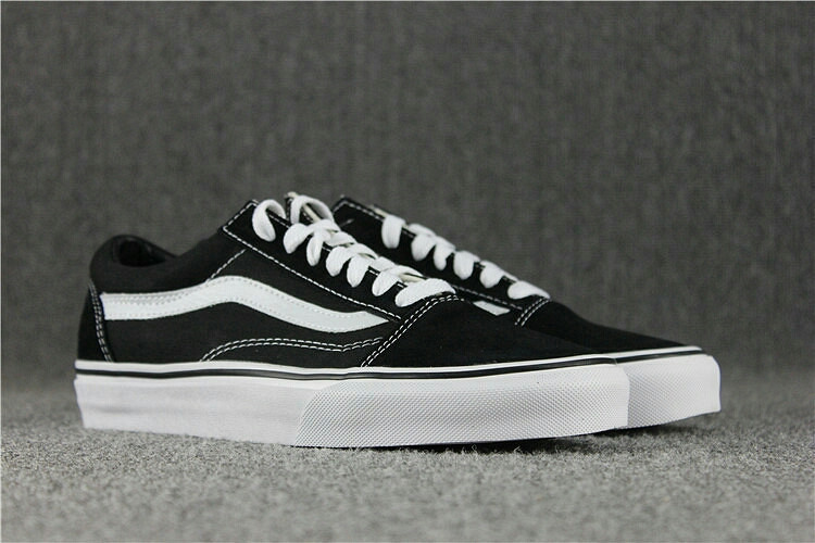 万斯 经典板鞋 黑白