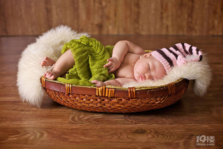 宝宝吐奶是什么原因?新生宝宝为什么吐奶?