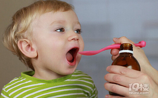 宝宝发烧吃什么?宝宝发烧怎么办?