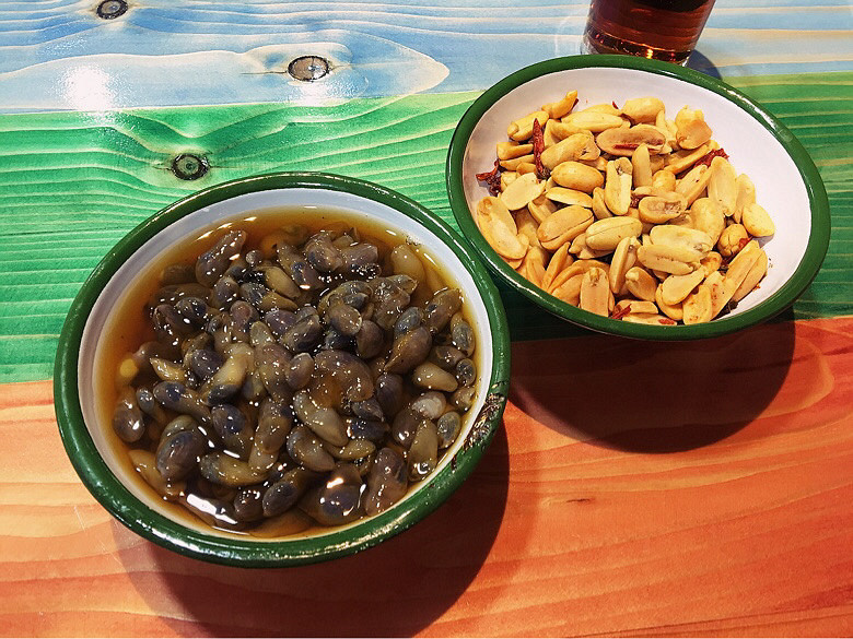 听说这家的牛蛙很好吃,我来拔拔草