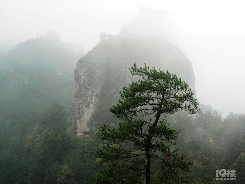 天姥山攻略     天姥連天向天橫