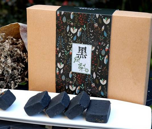 別老說多喝水啦！送三顆糖說不定就能讓女票一頓夸