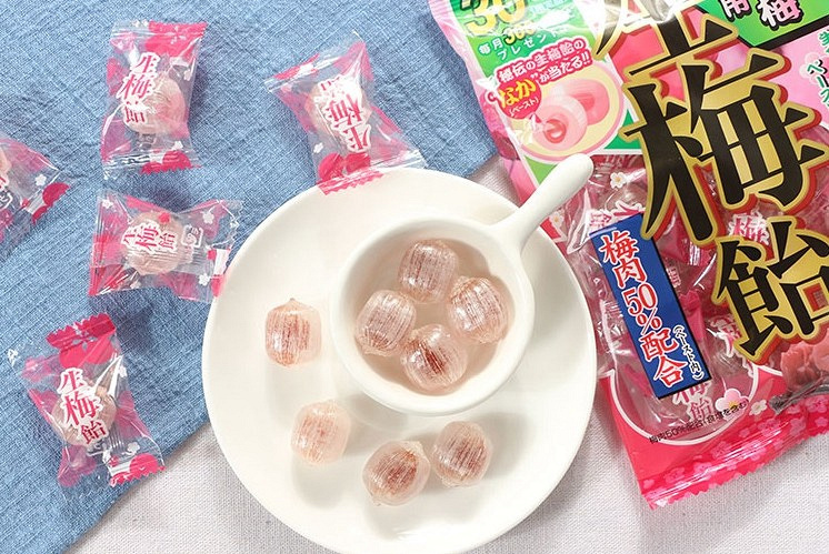 別老說多喝水啦！送三顆糖說不定就能讓女票一頓夸