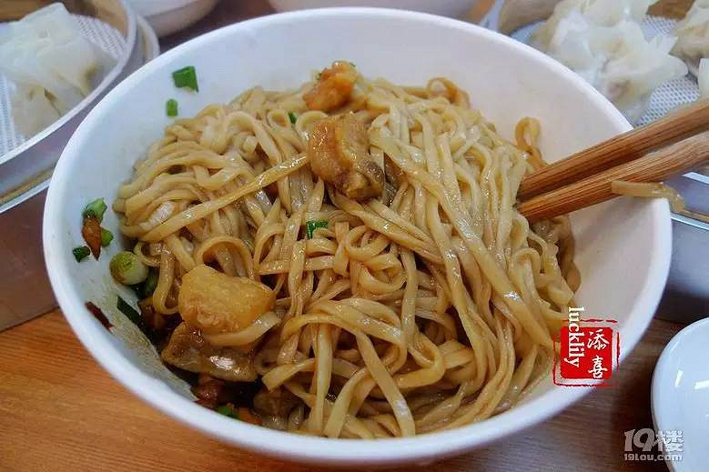 這3家店在老杭州人心中才叫真網(wǎng)紅  爸媽兒子都愛來