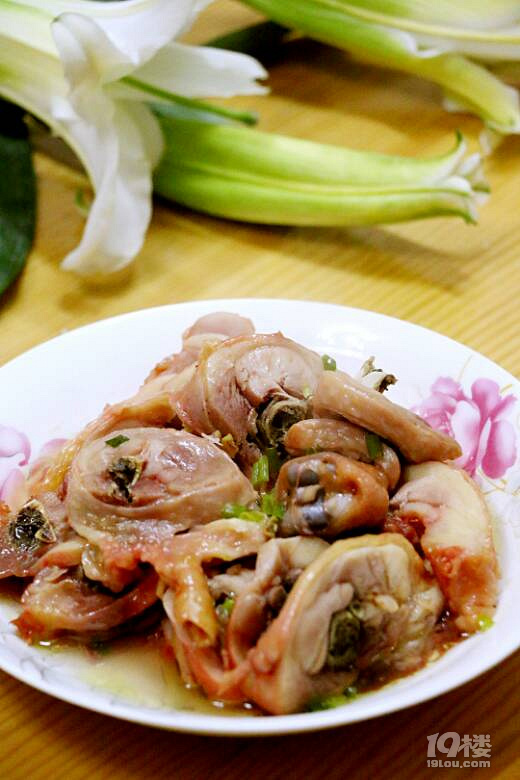 家常美食-- 超下飯的清蒸臘雞腿