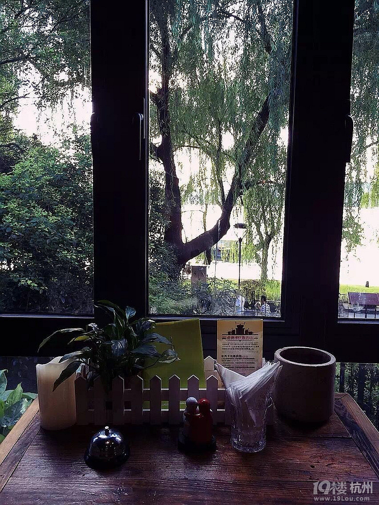 大腸里面包榴蓮，看到這個菜我就暈了！完全忘了西湖美景三月