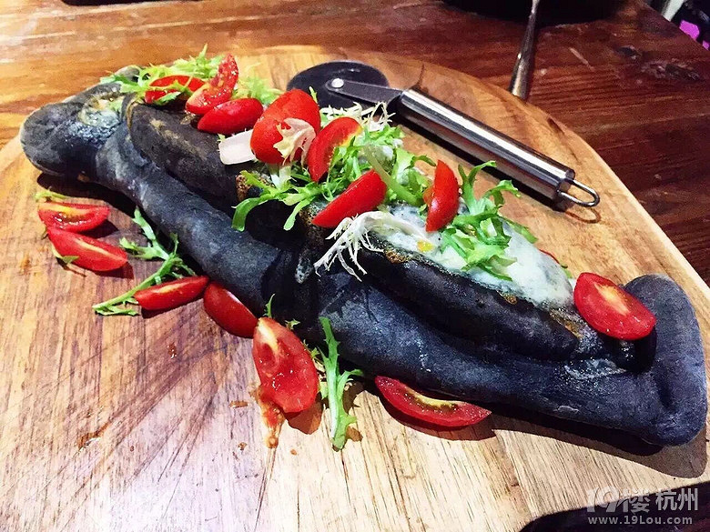大腸里面包榴蓮，看到這個菜我就暈了！完全忘了西湖美景三月