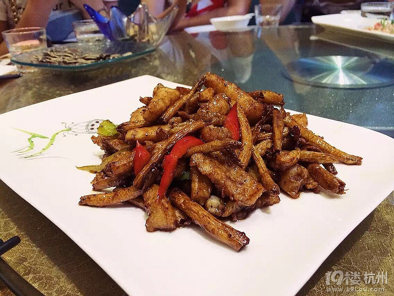 大腸里面包榴蓮，看到這個菜我就暈了！完全忘了西湖美景三月
