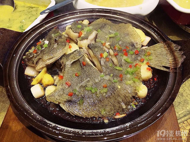 大腸里面包榴蓮，看到這個菜我就暈了！完全忘了西湖美景三月