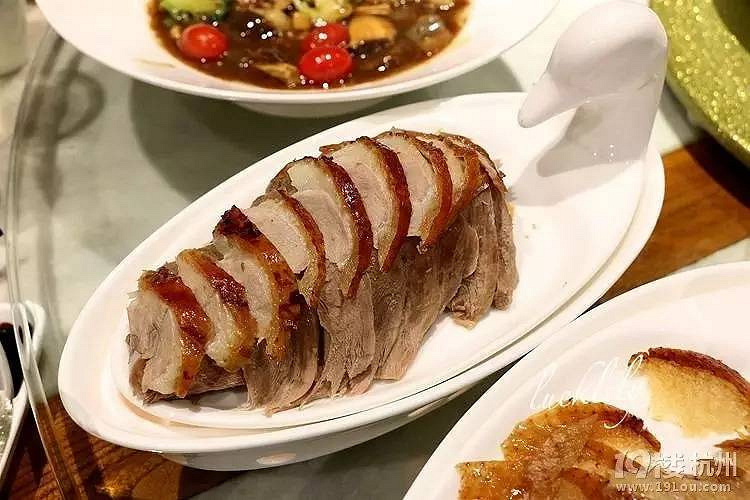 意外！杭州這三家烤鴨店，桌子擺到北京，全聚德都得高看一