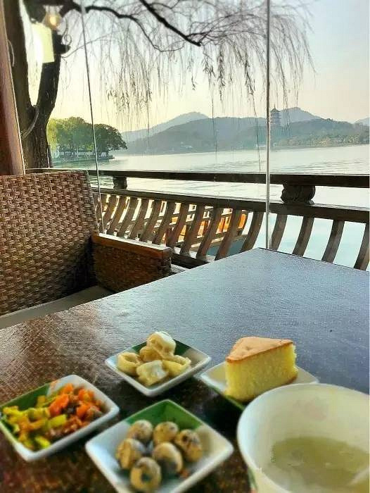 西湖邊7家不敢進(jìn)的高大上餐廳價(jià)格原來(lái)這么親民揣100塊就能