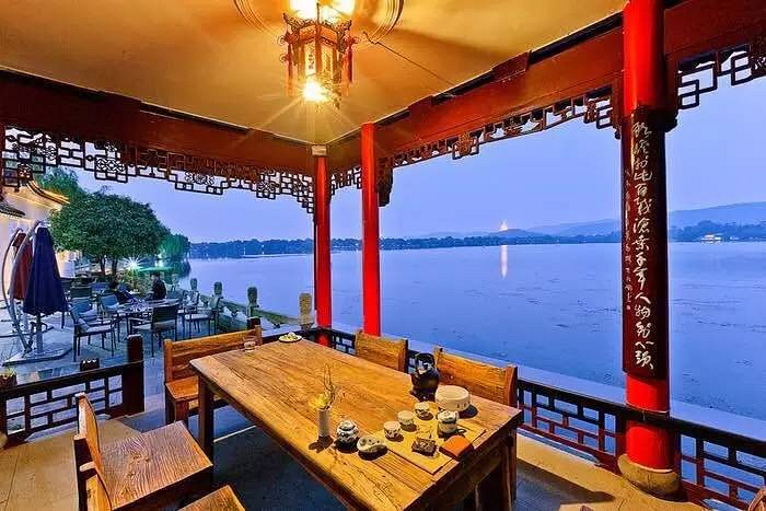 西湖邊7家不敢進(jìn)的高大上餐廳價(jià)格原來(lái)這么親民揣100塊就能