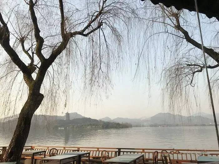 西湖邊7家不敢進(jìn)的高大上餐廳價(jià)格原來(lái)這么親民揣100塊就能
