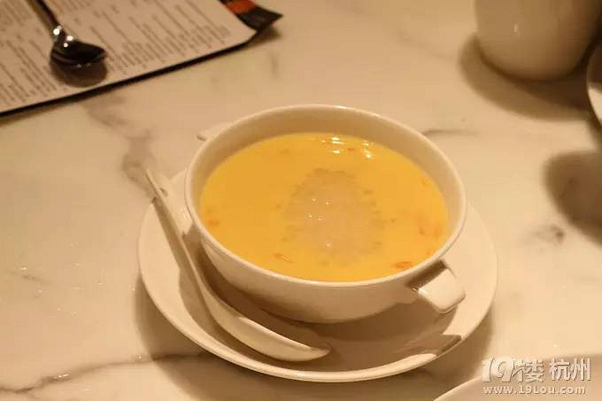 不必對著TVB劇里的美食流口水！這幾家店讓你一筷子夾到香港