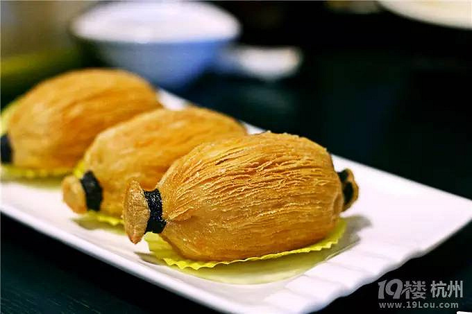 不必對著TVB劇里的美食流口水！這幾家店讓你一筷子夾到香港