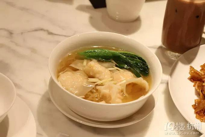 不必對著TVB劇里的美食流口水！這幾家店讓你一筷子夾到香港